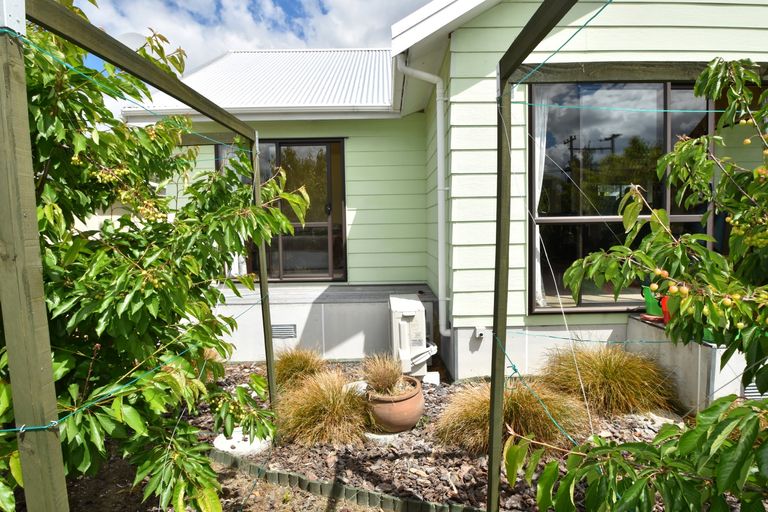 Photo of property in 11 Omahau Crescent, Twizel, 7901