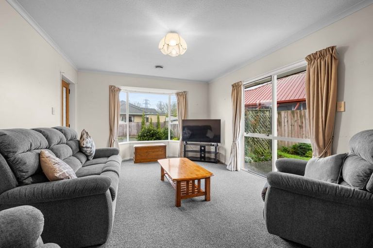 Photo of property in 2/9 Showgate Avenue, Sockburn, Christchurch, 8042
