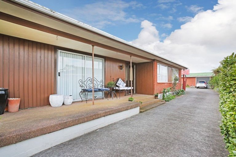 Photo of property in 92 Beaumonts Way, Manurewa, Auckland, 2102