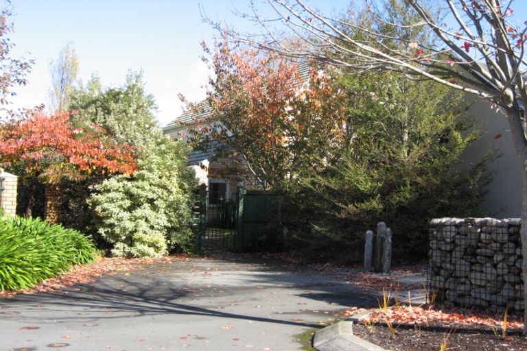 Photo of property in 17 Acorn Close, Waltham, Christchurch, 8023