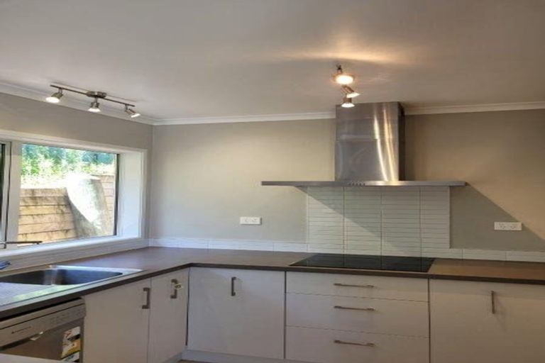 Photo of property in 2 Elena Place, Welcome Bay, Tauranga, 3112