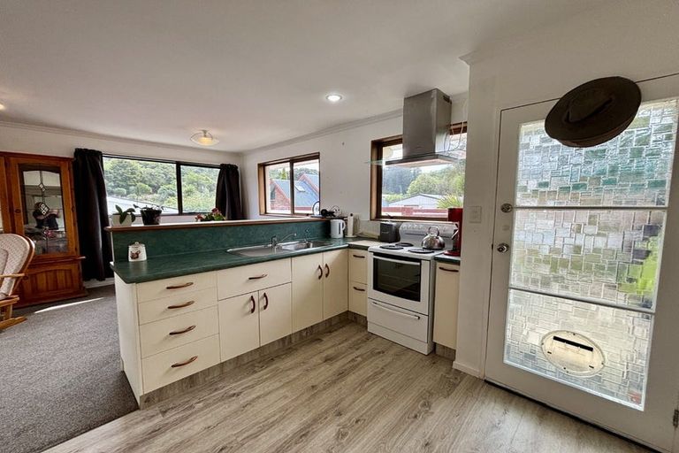 Photo of property in 2a Leicester Street, Picton, 7220