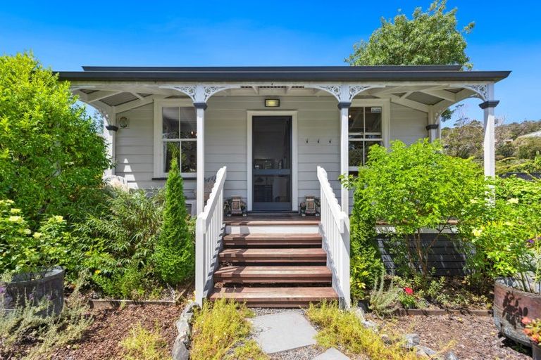 Photo of property in 15 Pomare Road, Russell, 0202