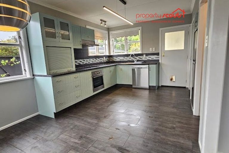 Photo of property in 8 Rimu Street, Waikanae, 5036