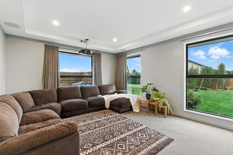 Photo of property in 33 Silver Peaks Drive, West Melton, 7618