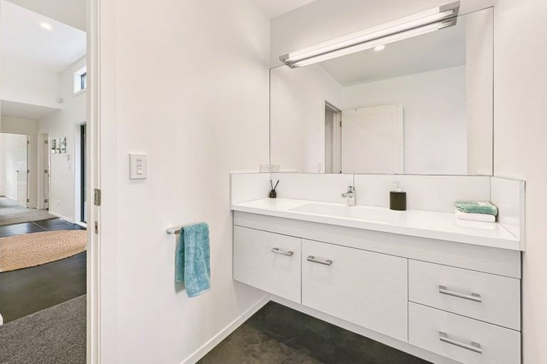 Photo of property in 50 Montgomery Crescent, Kinloch, Taupo, 3377