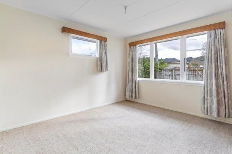 Photo of property in 6 Tait Crescent, Featherston, 5710