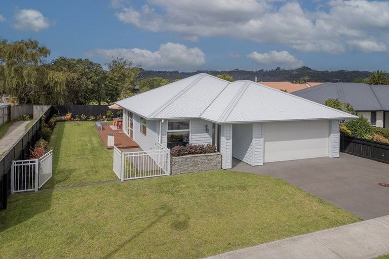 Photo of property in 106 Kupe Drive, Whitianga, 3510