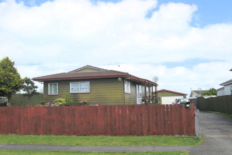 Photo of property in 74 Burundi Avenue, Clendon Park, Auckland, 2103