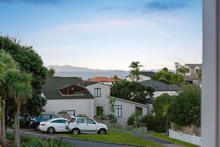 Photo of property in 94 Penguin Drive, Murrays Bay, Auckland, 0630