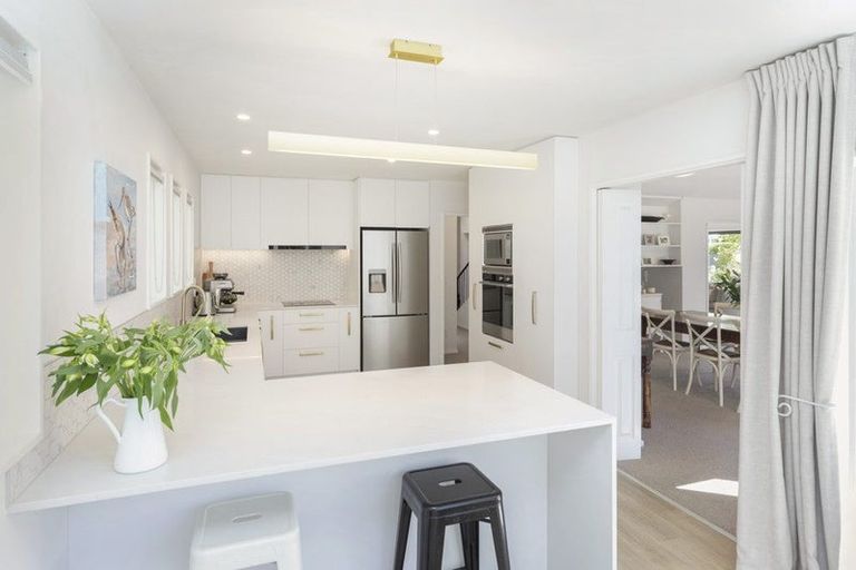 Photo of property in 30 Chateau Drive, Burnside, Christchurch, 8053