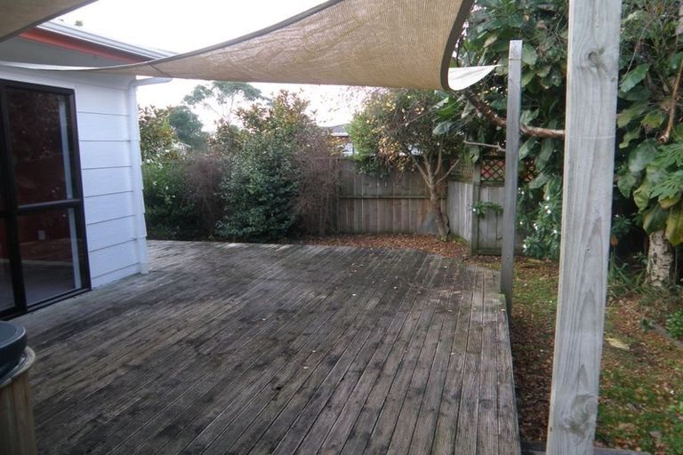 Photo of property in 3 Atarau Grove, Paraparaumu, 5032