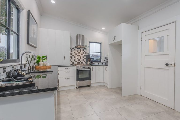 Photo of property in 10 Manson Street, Terrace End, Palmerston North, 4410