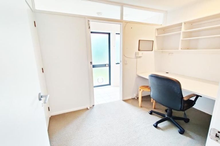 Photo of property in 41 Kenmure Avenue, Forrest Hill, Auckland, 0620