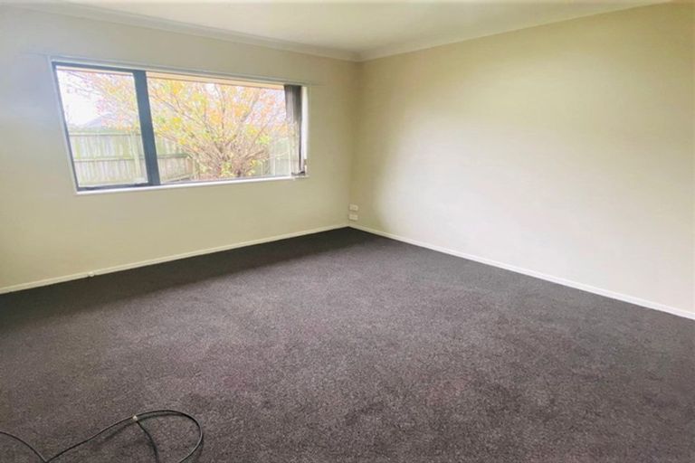 Photo of property in 16 Old Park Place, Takanini, 2112