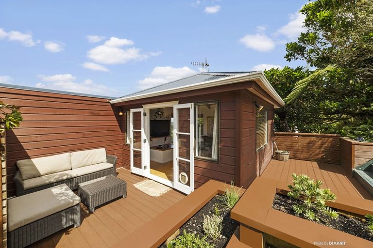 Photo of property in 84 Raroa Road, Kelburn, Wellington, 6012