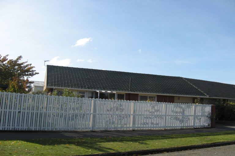 Photo of property in 2/2 Maydell Street, Ilam, Christchurch, 8041