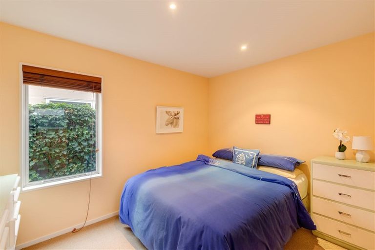 Photo of property in 32 Esplanade, Sumner, Christchurch, 8081