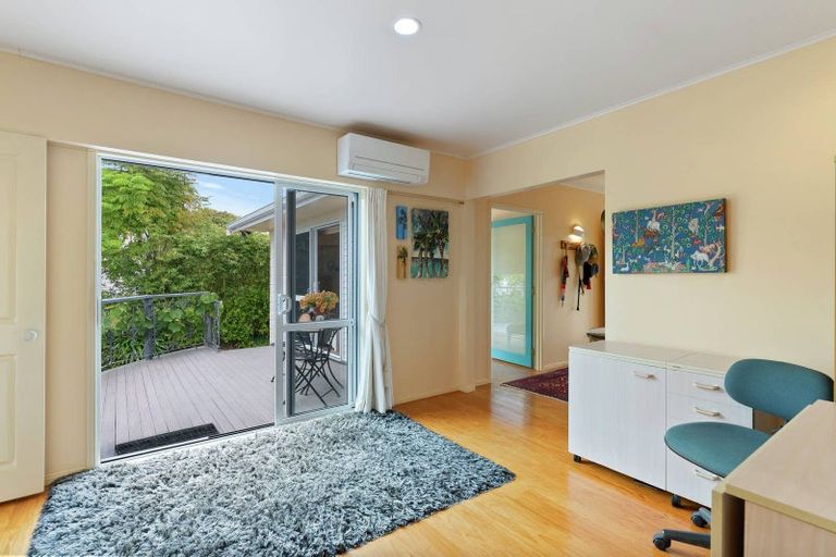 Photo of property in 117 Bradbury Road, Botany Downs, Auckland, 2010