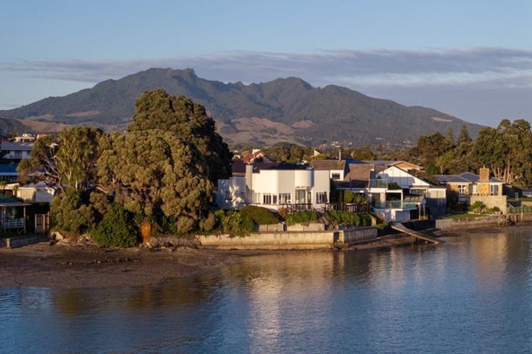 Photo of property in Wallis Street, Raglan, 3225