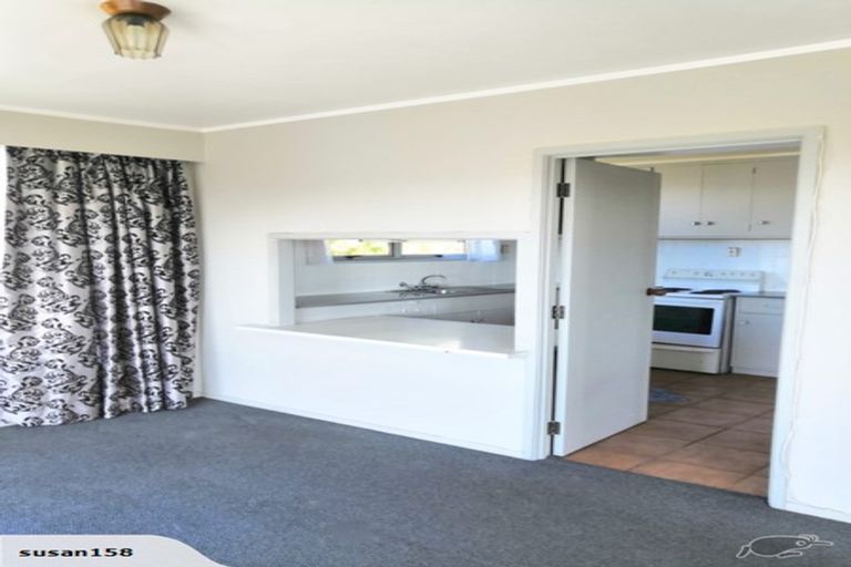 Photo of property in 143 Waimumu Road, Massey, Auckland, 0614
