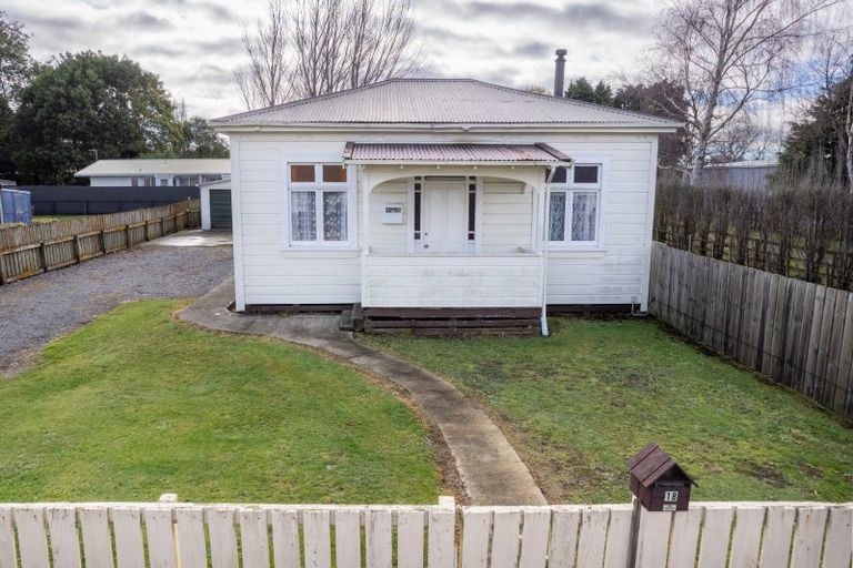 Photo of property in 18 Cole Street, Dannevirke, 4930