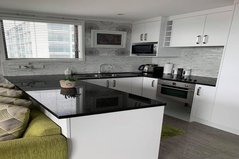 Photo of property in The Rennaissance, 16i/18 Ronwood Avenue, Manukau, Auckland, 2104
