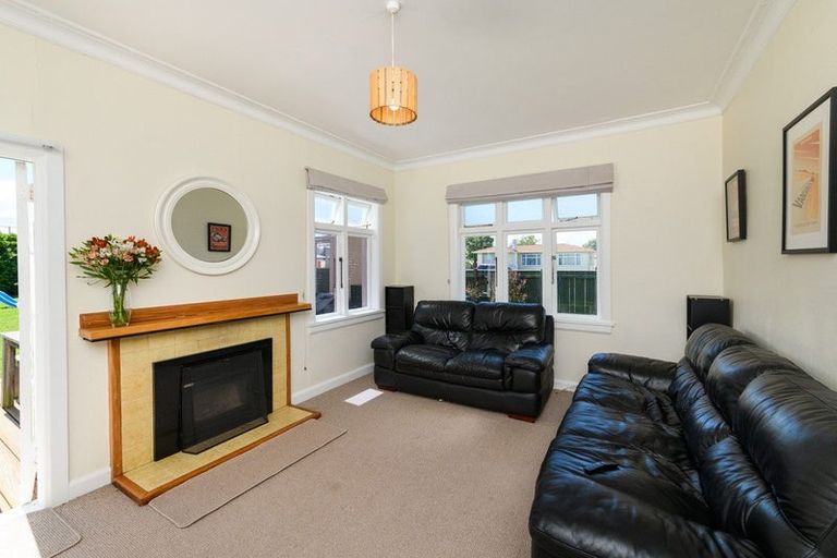 Photo of property in 42 Alexandra Street, Marton, 4710