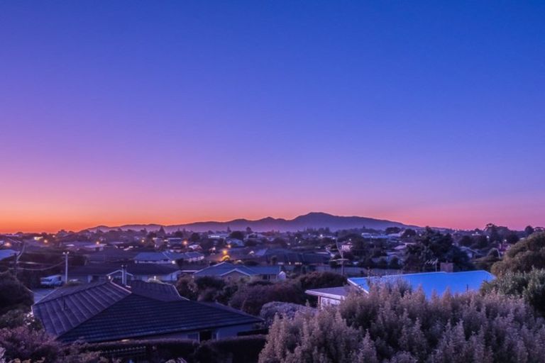 Photo of property in 4 Gavin Road, Raumati Beach, Paraparaumu, 5032