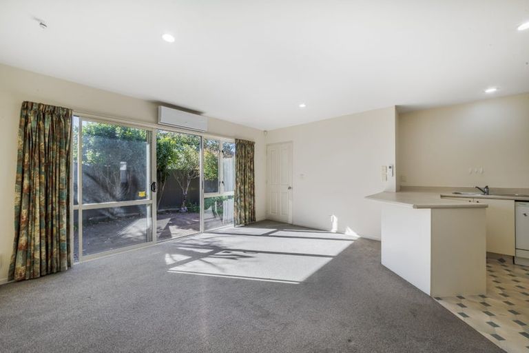 Photo of property in 17d Division Street, Riccarton, Christchurch, 8041