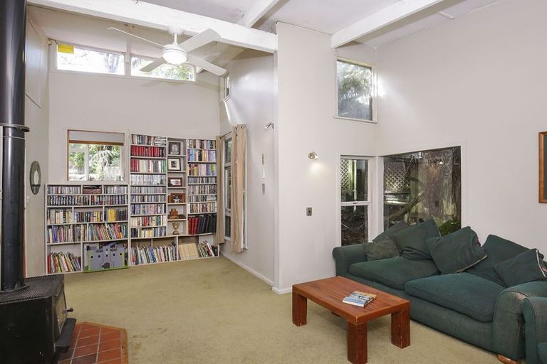 Photo of property in 18 Waima Crescent, Titirangi, Auckland, 0604