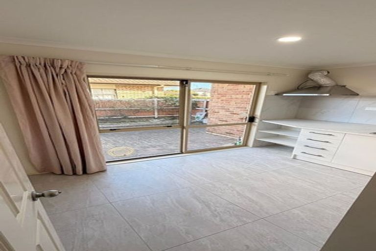 Photo of property in 20 Carousel Crescent, East Tamaki Heights, Auckland, 2016