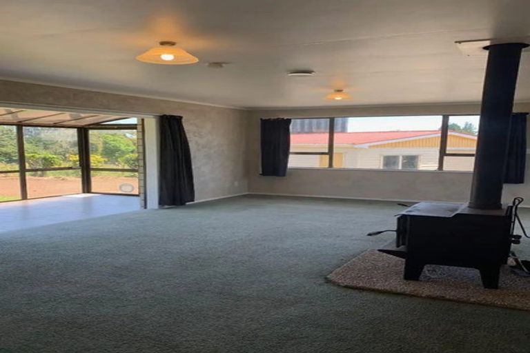 Photo of property in 8 Denmark Terrace, Midhirst, Stratford, 4394