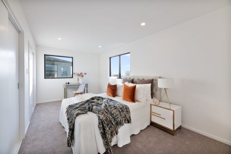 Photo of property in 18b Mackenzie Street, Te Atatu South, Auckland, 0610