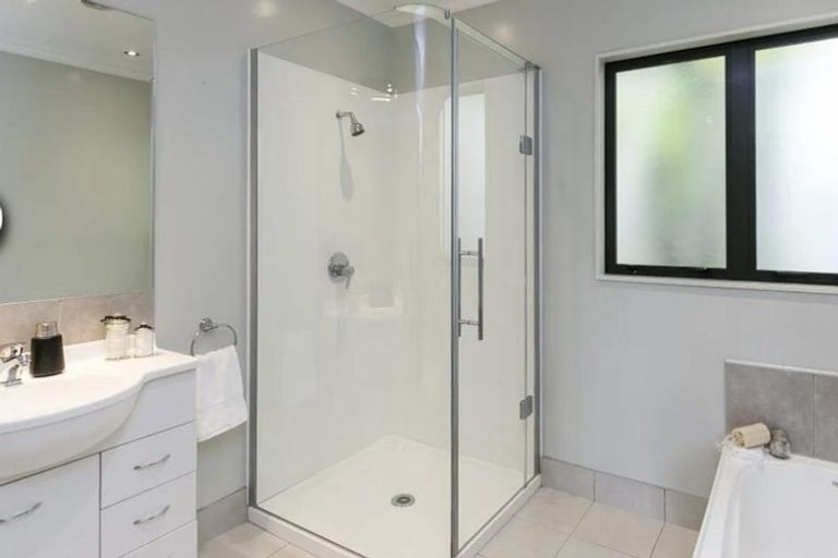 Photo of property in 16 View Road, Titahi Bay, Porirua, 5022