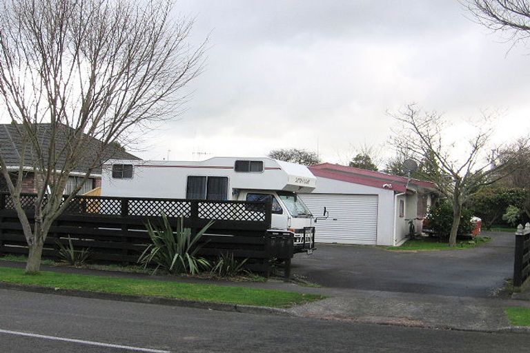 Photo of property in 15a Churchill Avenue, Hokowhitu, Palmerston North, 4410