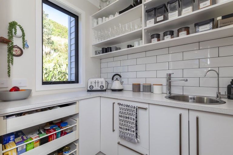 Photo of property in 3 Hihi Place, Waikanae, 5036