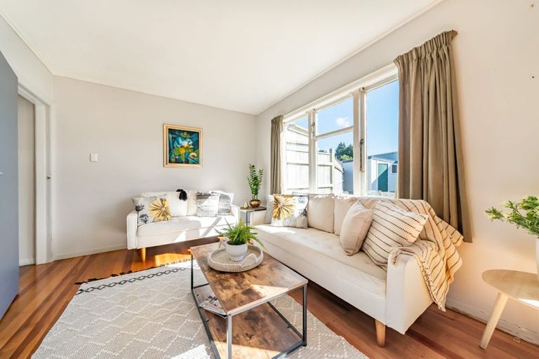 Photo of property in 77 Eastern Hutt Road, Taita, Lower Hutt, 5019