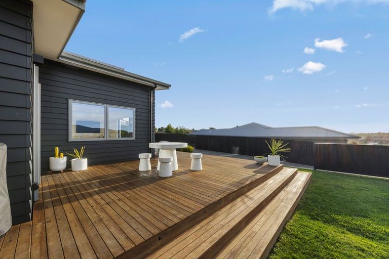 Photo of property in 35 Matenga Street, Waikanae, 5036