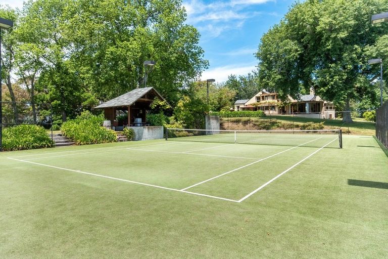 Photo of property in 124 Puketitiri Road, Poraiti, Napier, 4182