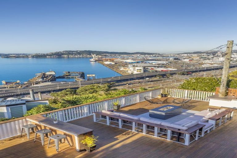 Photo of property in 139 Barnard Street, Wadestown, Wellington, 6012