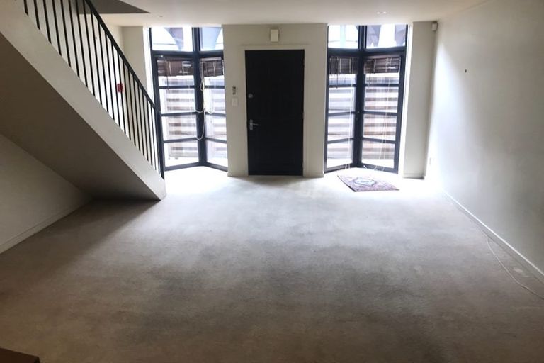 Photo of property in Mendosa Terraces Apartments, 13/9 Ebor Street, Te Aro, Wellington, 6011