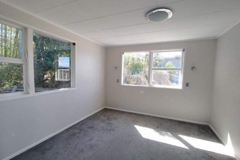 Photo of property in 1/39 St Peters Street, Northcote, Auckland, 0627