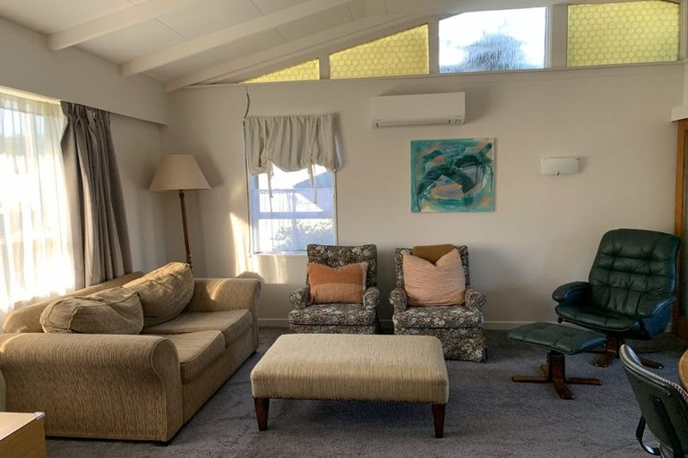 Photo of property in 3 Hawthorn Crescent, Stokes Valley, Lower Hutt, 5019