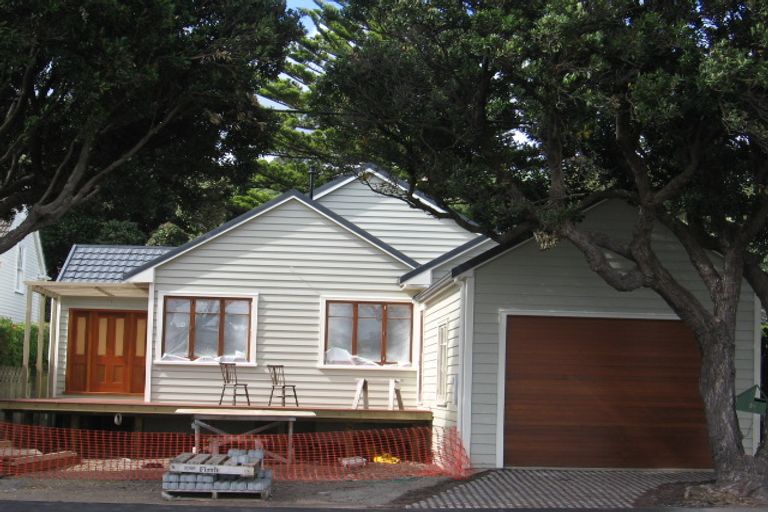 Photo of property in 38 Para Street, Miramar, Wellington, 6022