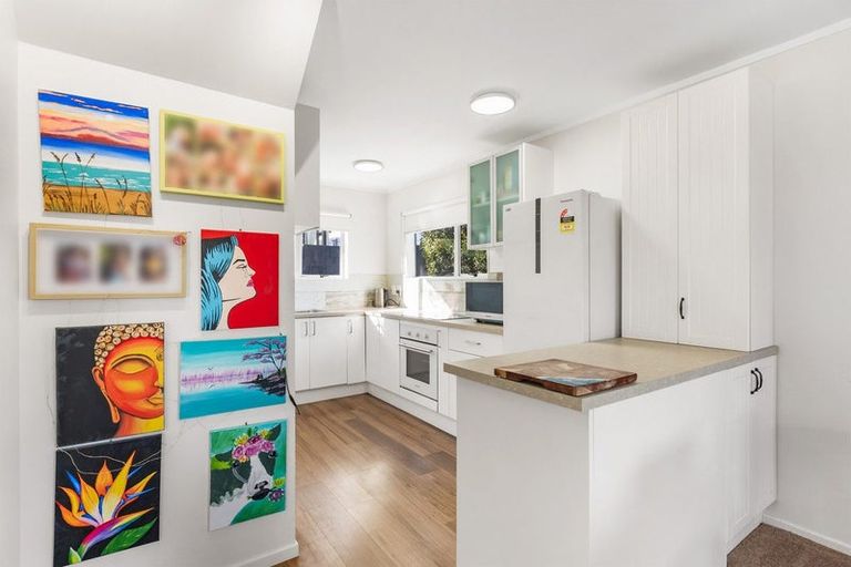 Photo of property in 6 Bayou Lane, Churton Park, Wellington, 6037