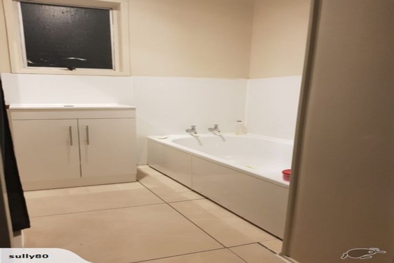 Photo of property in 8 Pukeroa Place, Papakura, 2110