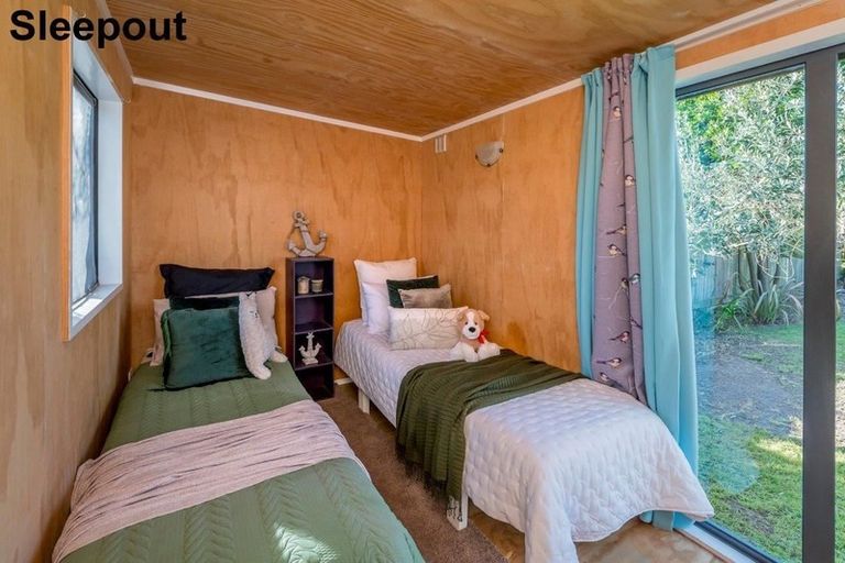 Photo of property in 35 Rauparaha Street, Waikanae Beach, Waikanae, 5036