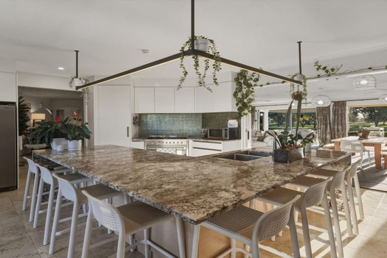 Photo of property in 198 Oceanbeach Road, Mount Maunganui, 3116