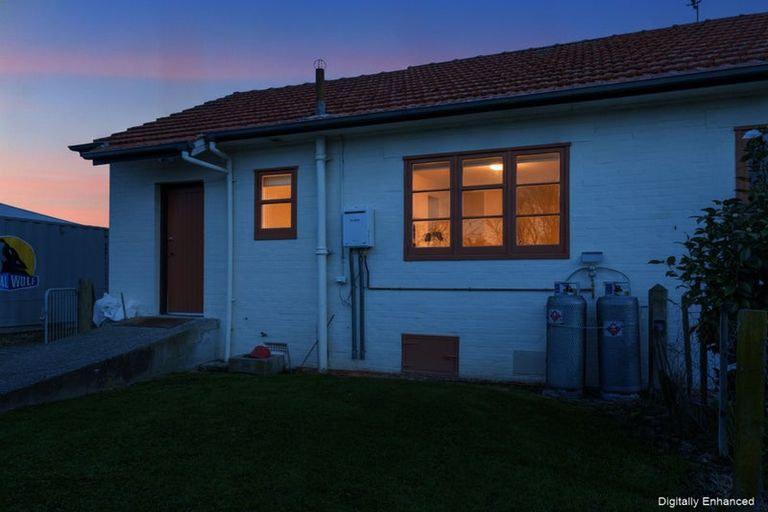 Photo of property in 21 Robert Street, Marton, 4710
